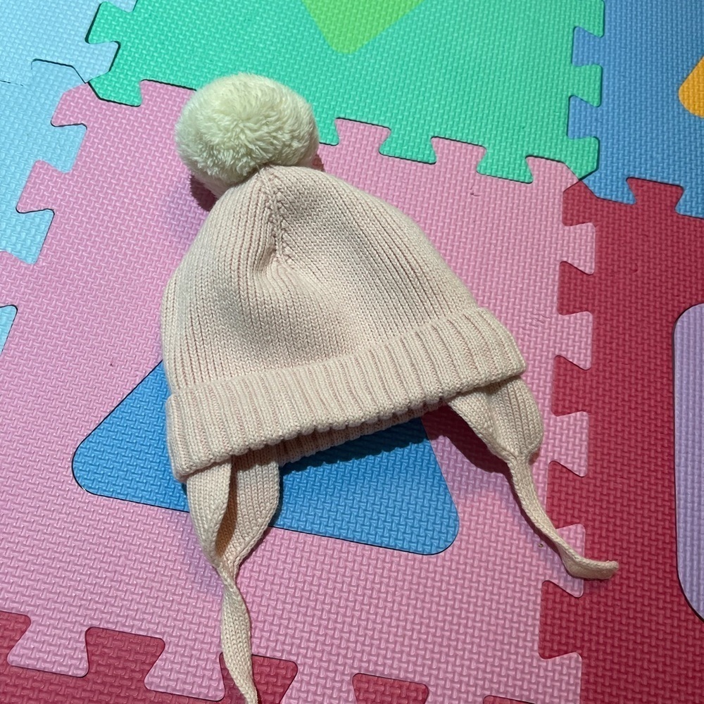Hat gap